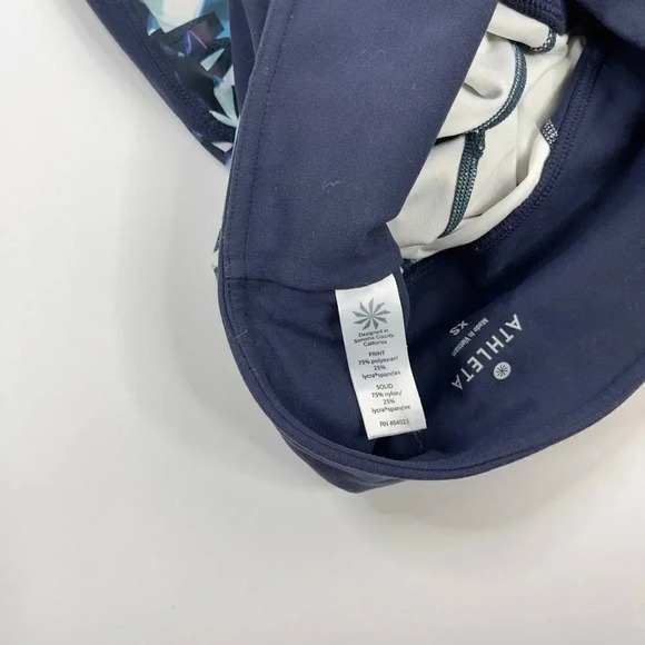 Athlete Distortion Salutation 7/8 Legging - Picture 6 of 10